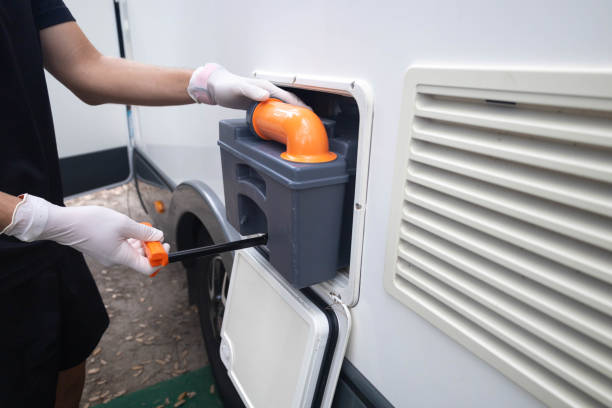 Best Porta potty delivery and setup  in Buckner, MO